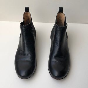 Frye Chelsea Boots size 10M